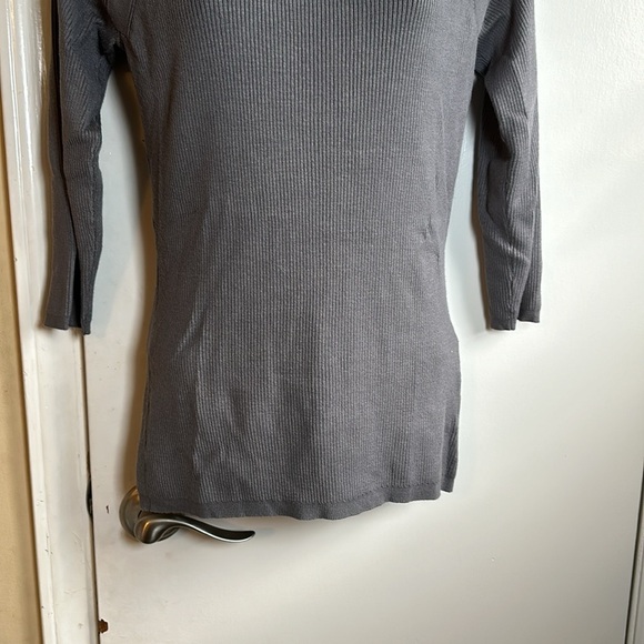 New York and Company sweater three-quarter sleeves - Picture 3 of 7